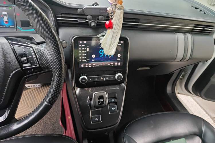 Used ORA iQ 2018 Smart Connectivity Model Audio And AC Panel