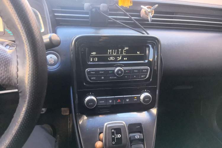 Used ORA iQ 2018 Ambitious Version Audio And AC Panel