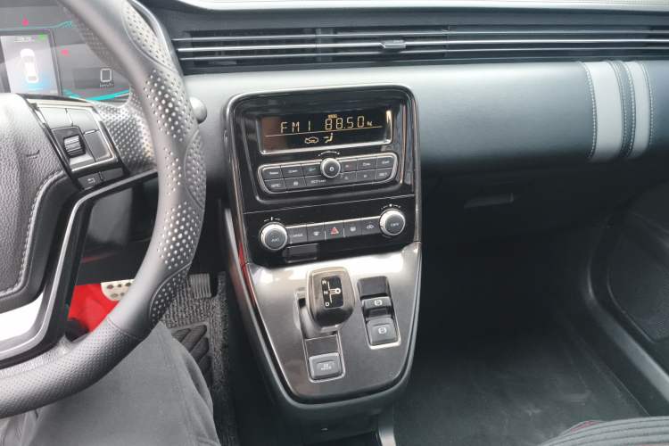 Used ORA iQ 2018 High-Range Model Ambitious Version Audio And AC Panel