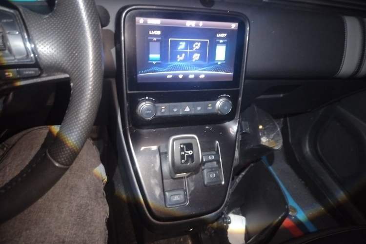Used ORA iQ 2018 Smart Connectivity Model Audio And AC Panel