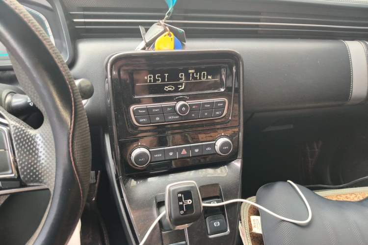 Used ORA iQ 2018 Smart Connectivity Model Audio And AC Panel