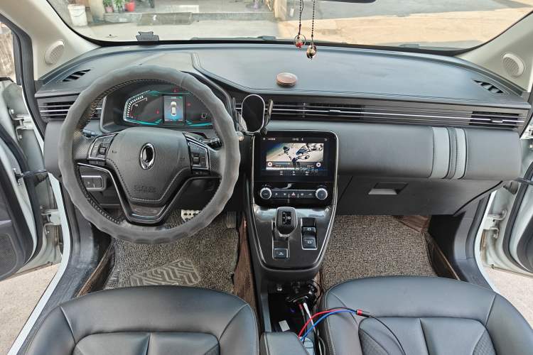 Used ORA iQ 2018 High-Range Version Smart Connectivity Model Center Console