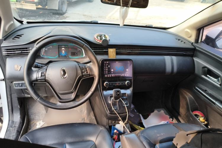 Used ORA iQ 2018 Smart Connectivity Model Center Console