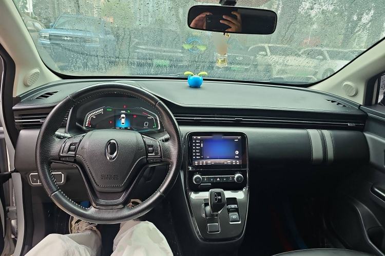 Used ORA iQ 2018 High-Range Version Smart Connectivity Model Center Console