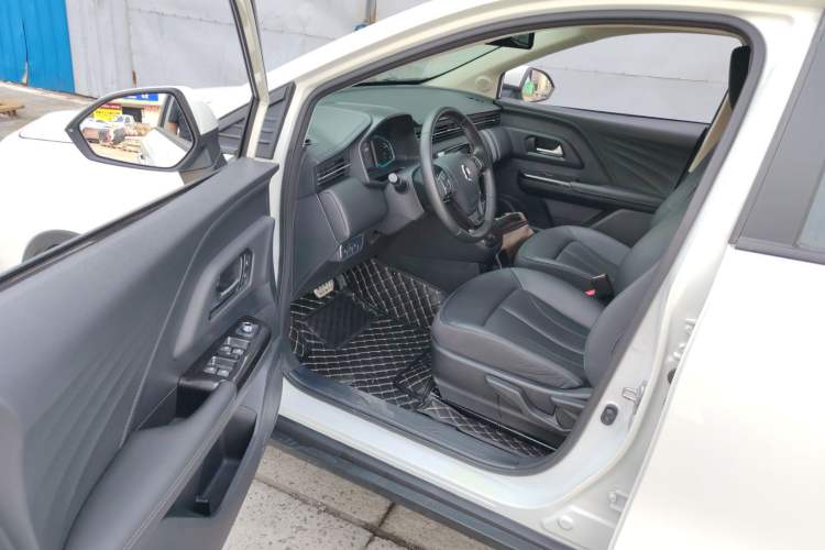 Used ORA iQ 2018 Smart Connectivity Model Driver Seat