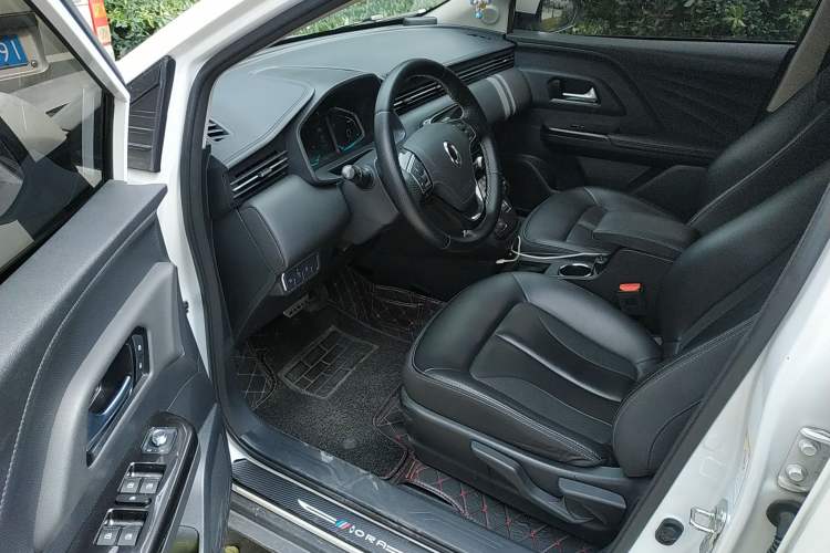 Used ORA iQ 2018 High-Range Version Smart Connectivity Model Driver Seat