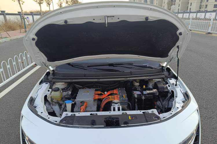 Used ORA iQ 2018 High-Range Version Smart Connectivity Model Engine Bay