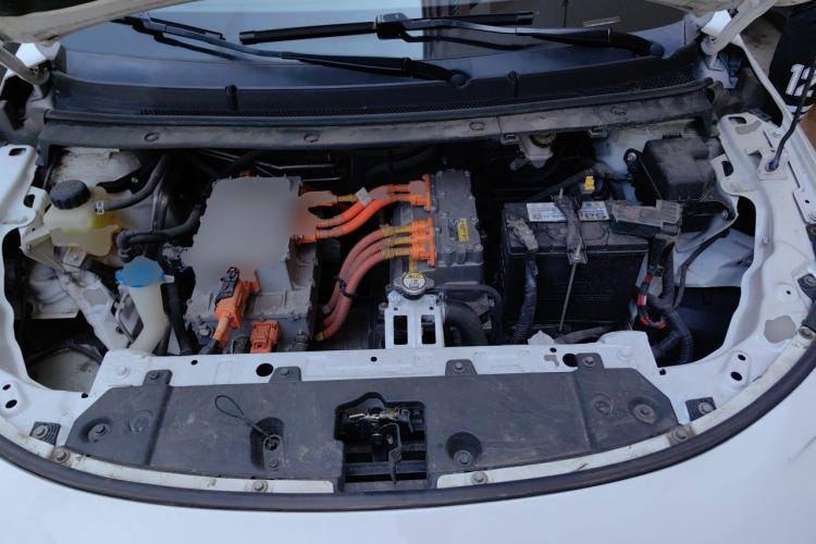 Used ORA iQ 2018 High-Range Version Smart Connectivity Model Engine Bay
