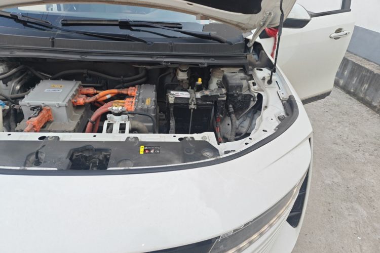 Used ORA iQ 2018 High-Range Version Smart Connectivity Model Engine Bay Left