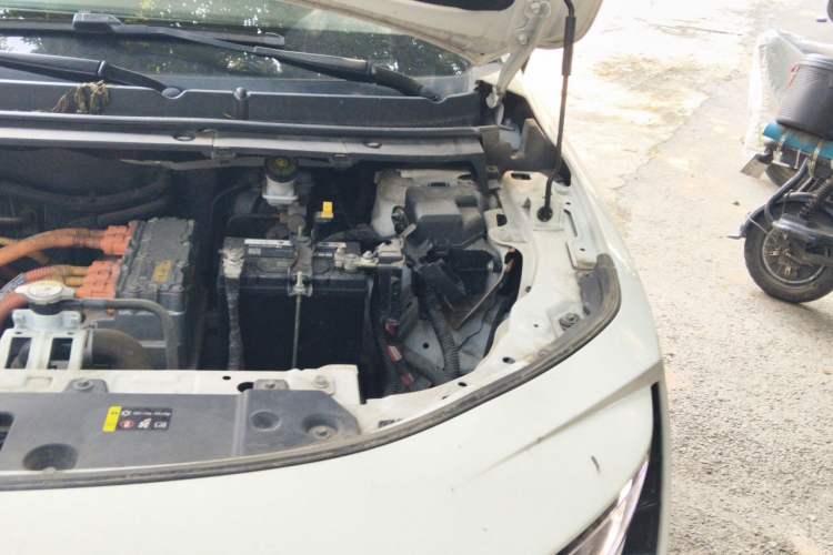 Used ORA iQ 2018 High-Range Version Smart Connectivity Model Engine Bay Left