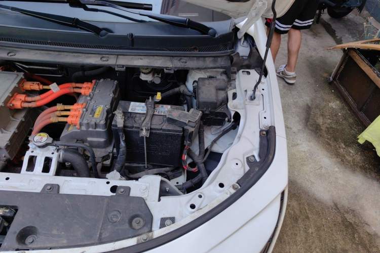 Used ORA iQ 2018 High-Range Version Smart Connectivity Model Engine Bay Left