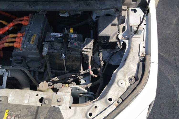Used ORA iQ 2018 High-Range Model Ambitious Version Engine Bay Left