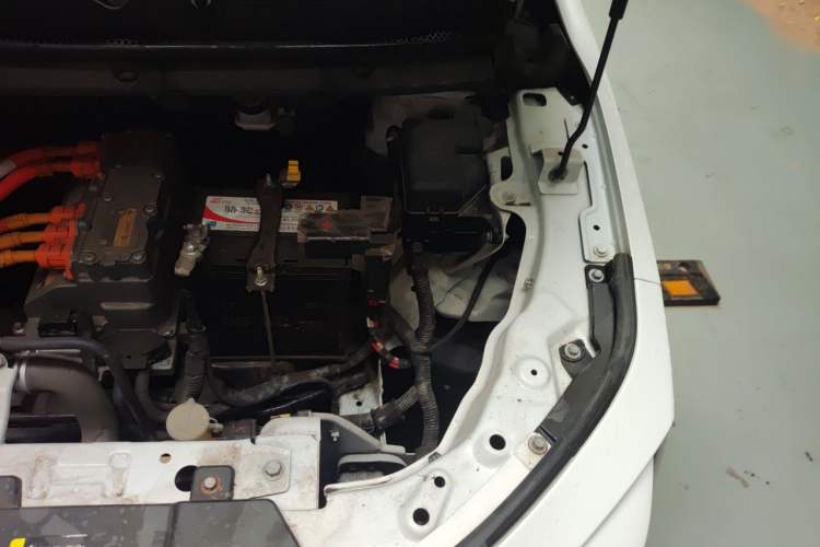 Used ORA iQ 2018 High-Range Version Smart Connectivity Model Engine Bay Left