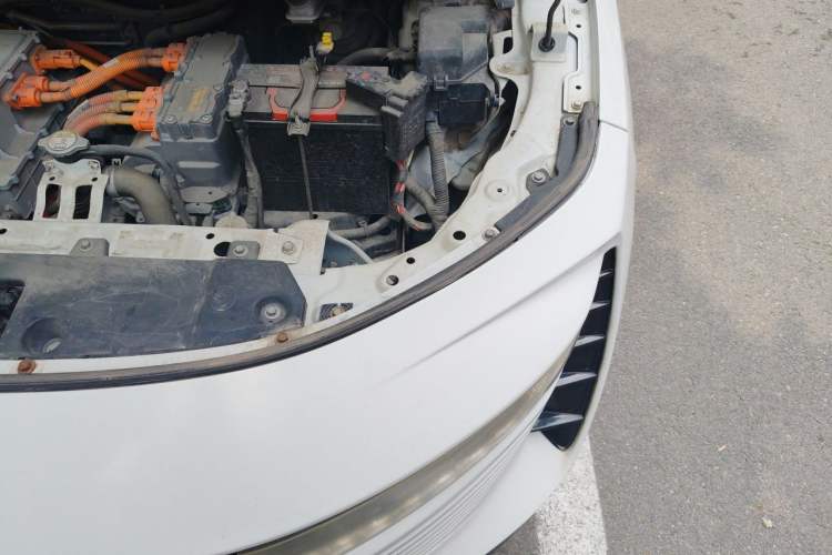 Used ORA iQ 2018 High-Range Version Smart Connectivity Model Engine Bay Left