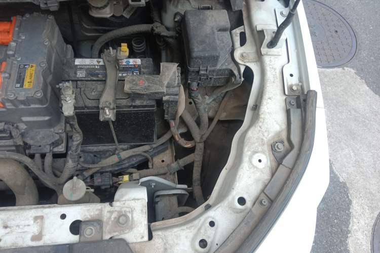 Used ORA iQ 2018 High-Range Version Smart Connectivity Model Engine Bay Left