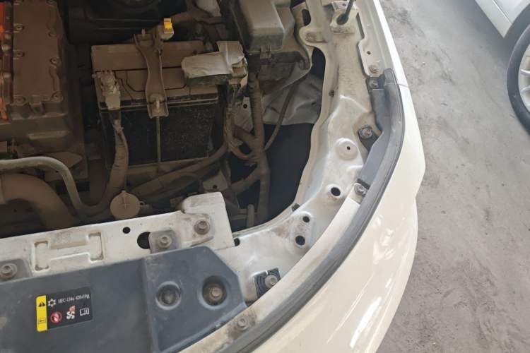 Used ORA iQ 2018 High-Range Version Smart Connectivity Model Engine Bay Left