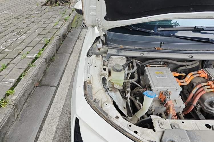 Used ORA iQ 2018 Smart Connectivity Model Engine Bay Right