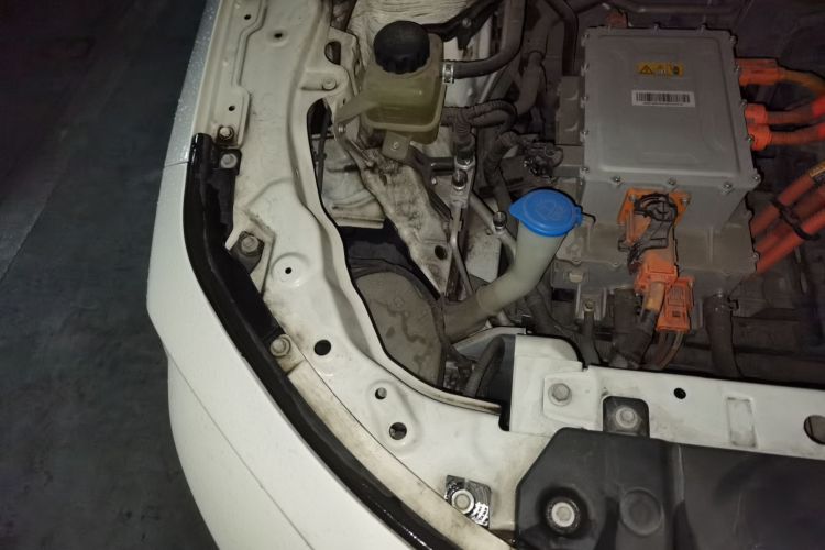 Used ORA iQ 2018 High-Range Version Smart Connectivity Model Engine Bay Right