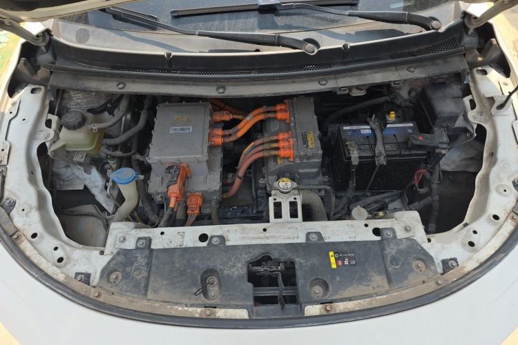 Used ORA iQ 2018 High-Range Version Smart Connectivity Model Engine Bay