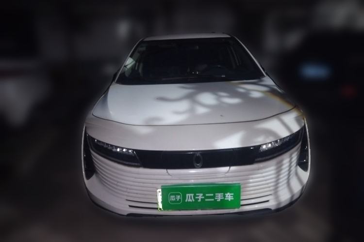 Used ORA iQ 2018 Smart Connectivity Model Front