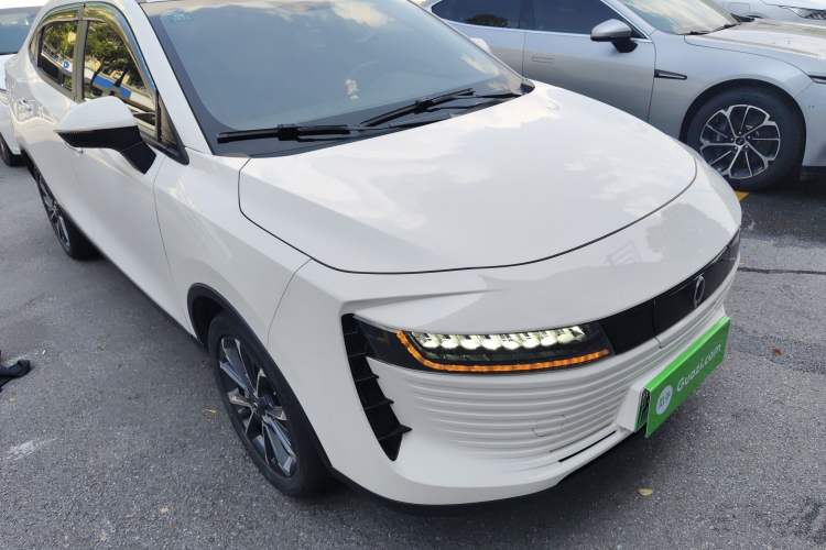 Used ORA iQ 2018 High-Range Version Smart Connectivity Model Front Right 45 Deg