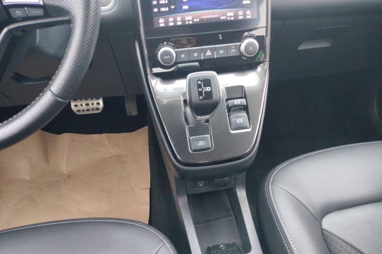 Used ORA iQ 2018 High-Range Version Smart Connectivity Model Gear Lever