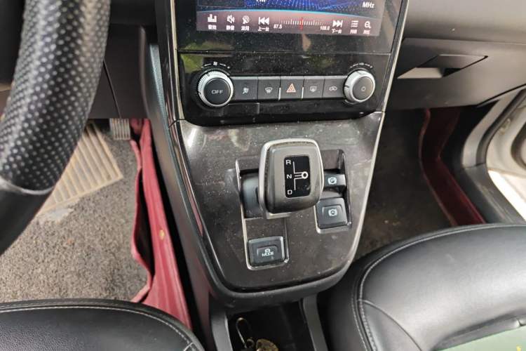 Used ORA iQ 2018 Smart Connectivity Model Gear Lever