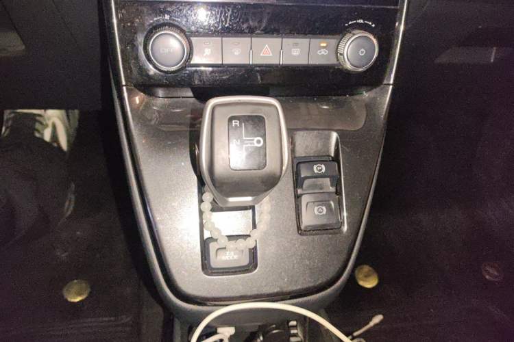 Used ORA iQ 2018 Smart Connectivity Model Gear Lever