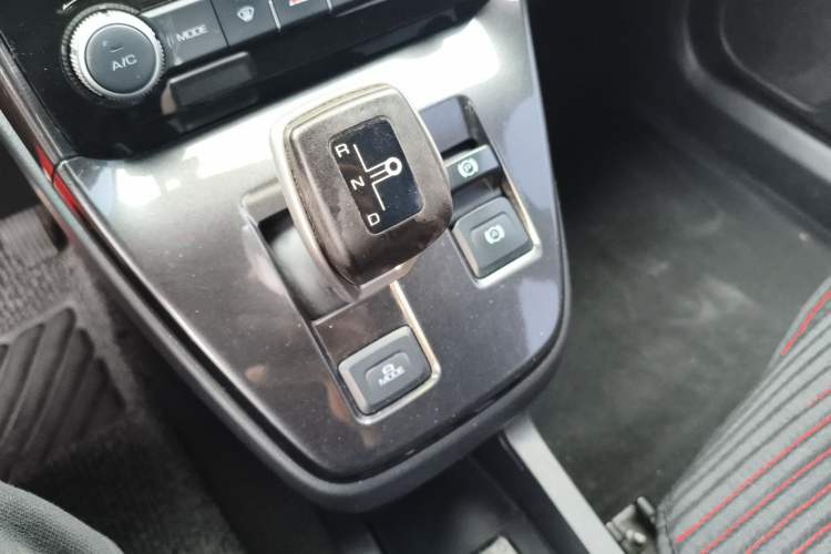 Used ORA iQ 2018 High-Range Model Ambitious Version Gear Lever