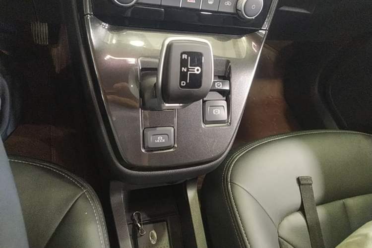 Used ORA iQ 2018 High-Range Version Smart Connectivity Model Gear Lever