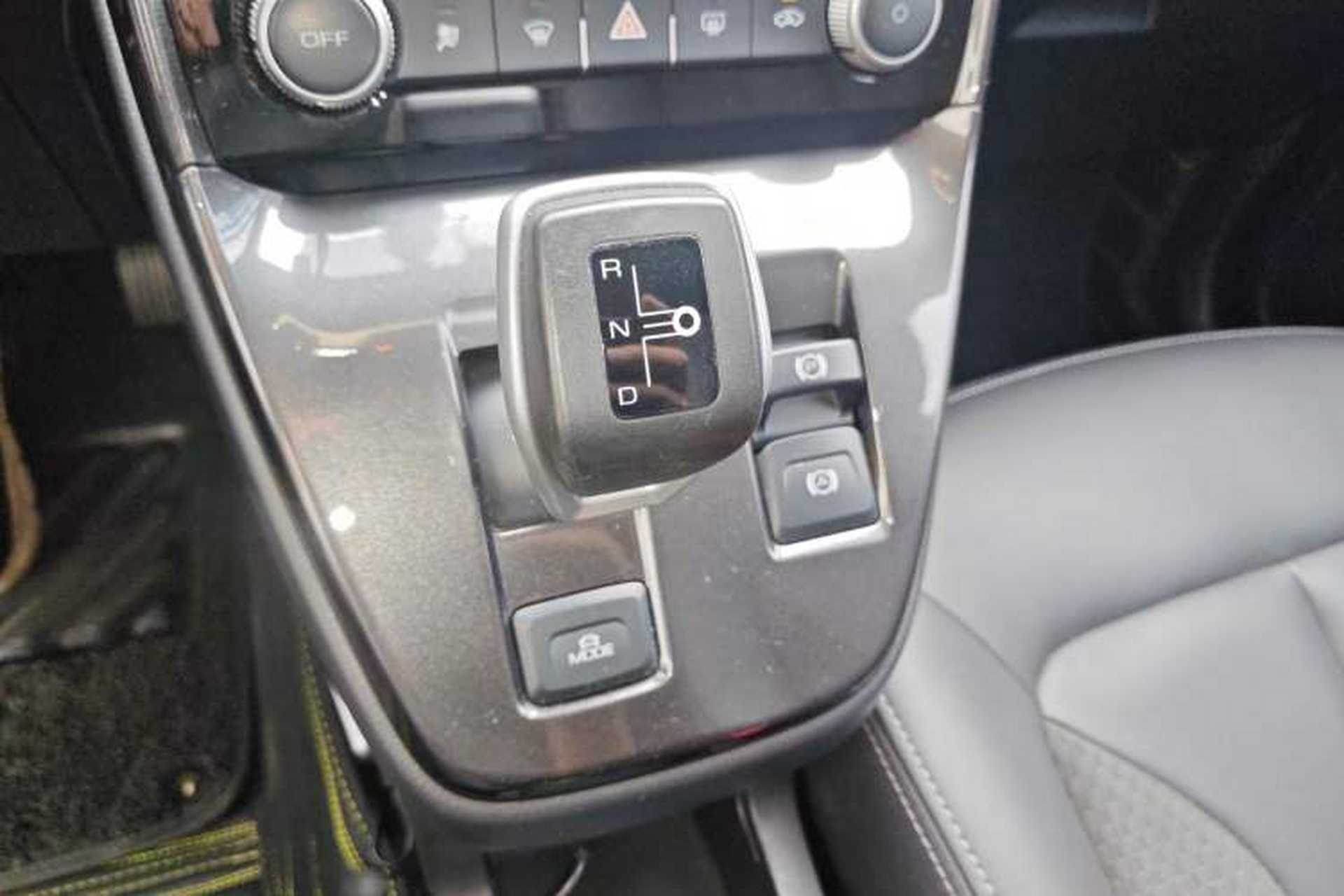 Used ORA iQ 2018 High-Range Version Smart Connectivity Model Gear Lever