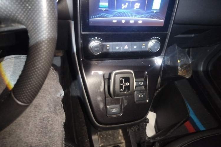 Used ORA iQ 2018 Smart Connectivity Model Gear Lever