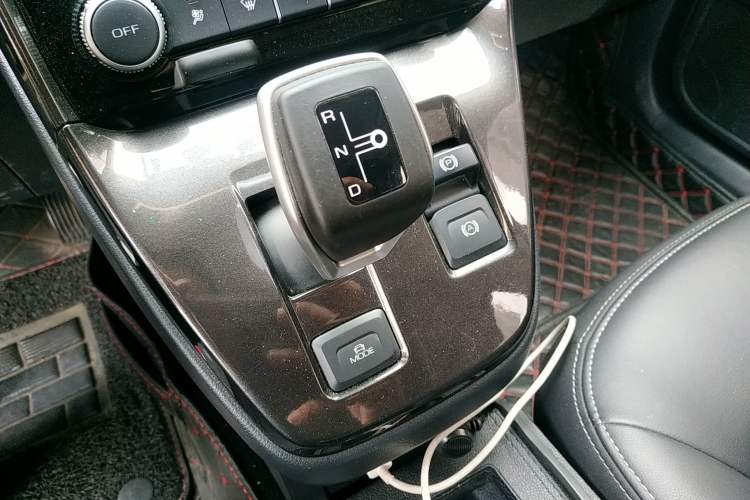 Used ORA iQ 2018 High-Range Version Smart Connectivity Model Gear Lever