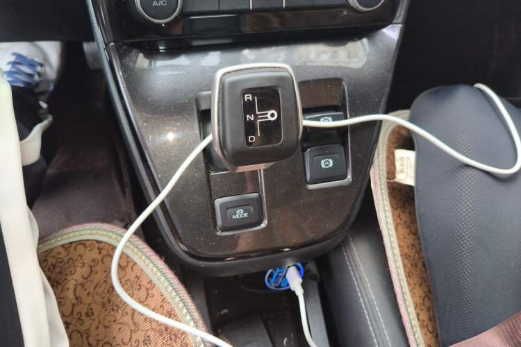 Used ORA iQ 2018 Smart Connectivity Model Gear Lever