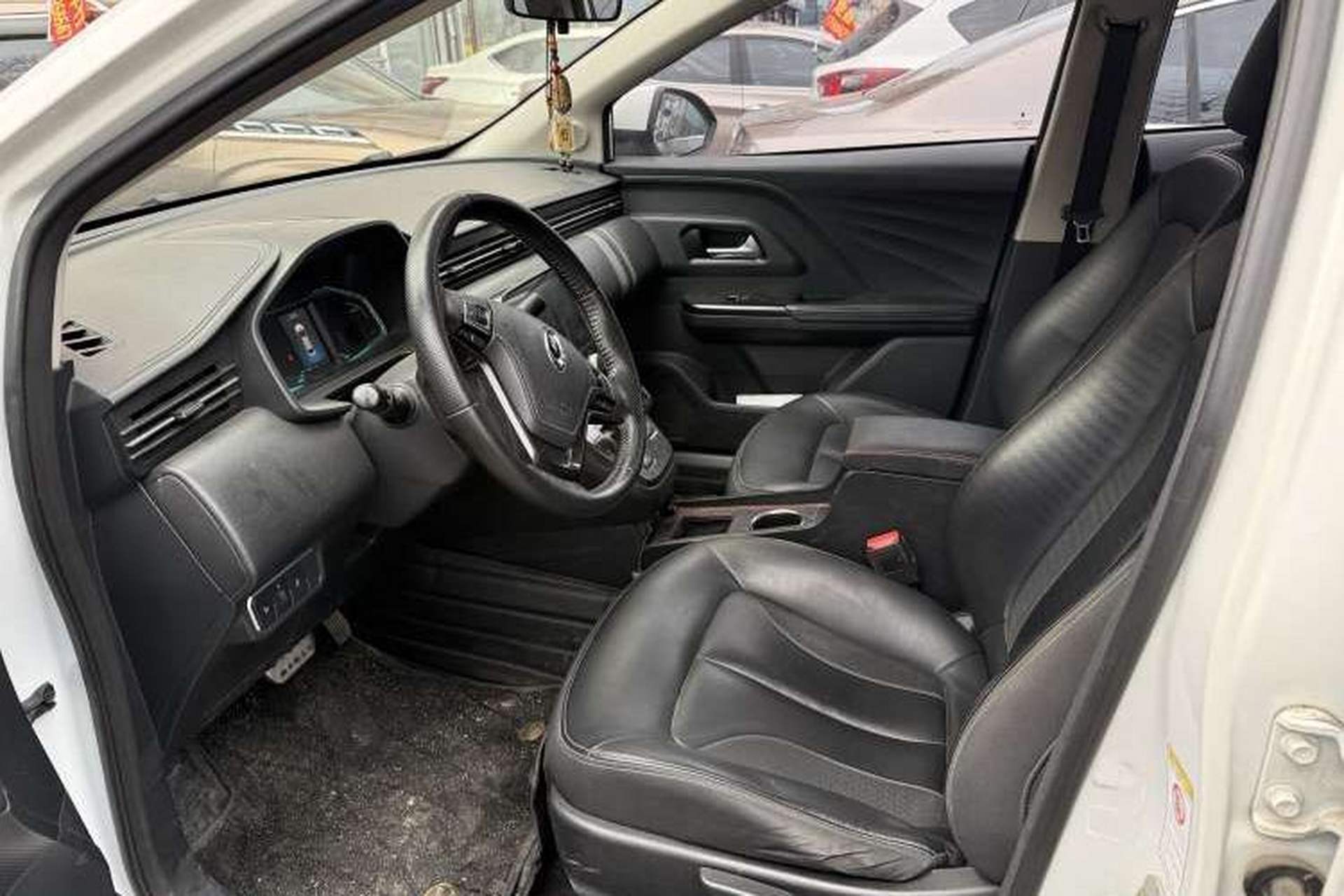 Used ORA iQ 2018 High-Range Version Smart Connectivity Model Interior 2