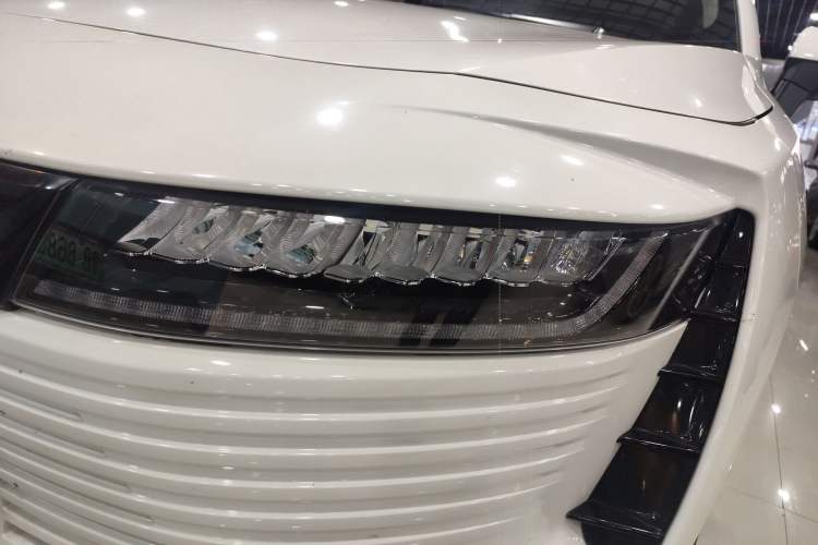 Used ORA iQ 2018 High-Range Version Smart Connectivity Model Left Front Headlight