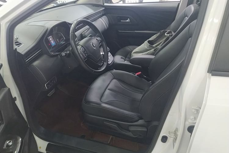 Used ORA iQ 2018 High-Range Version Smart Connectivity Model Left Front Seat