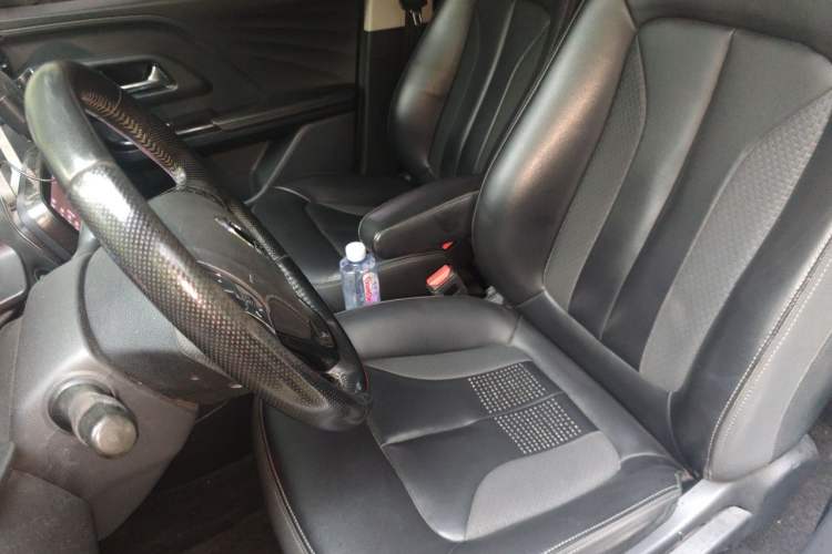 Used ORA iQ 2018 High-Range Version Smart Connectivity Model Left Front Seat