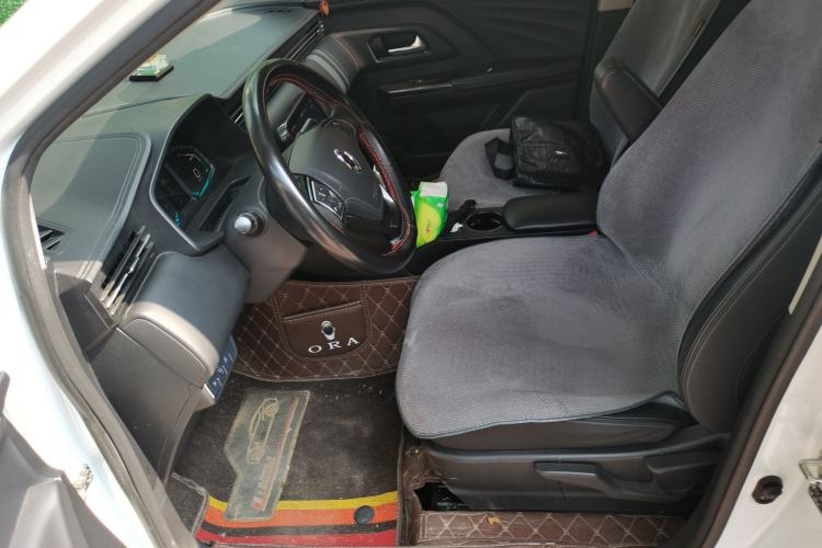 Used ORA iQ 2018 High-Range Version Smart Connectivity Model Left Front Seat