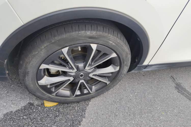 Used ORA iQ 2018 High-Range Version Smart Connectivity Model Left Front Wheel Hub