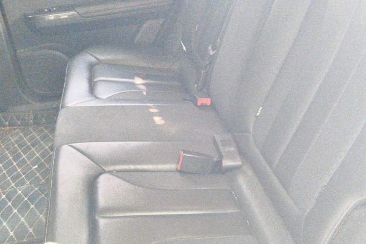 Used ORA iQ 2018 High-Range Version Smart Connectivity Model Left Rear Seat