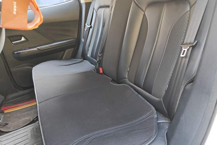Used ORA iQ 2018 Smart Connectivity Model Left Rear Seat