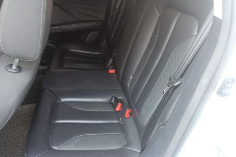 Used ORA iQ 2018 High-Range Version Smart Connectivity Model Left Rear Seat