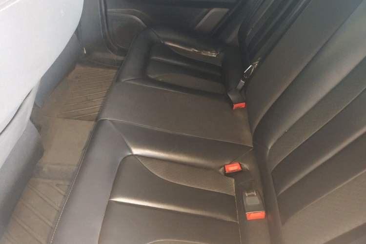 Used ORA iQ 2018 High-Range Version Smart Connectivity Model Left Rear Seat