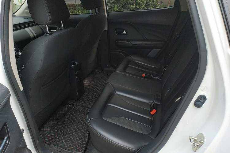 Used ORA iQ 2018 High-Range Version Smart Connectivity Model Left Rear Seat