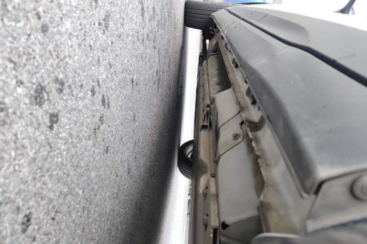 Used ORA iQ 2018 High-Range Version Smart Connectivity Model Left Side Sill
