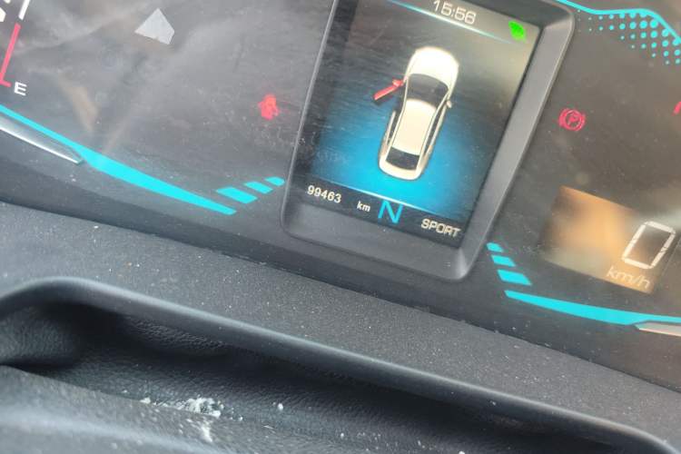 Used ORA iQ 2018 High-Range Version Smart Connectivity Model Odometer Close Up