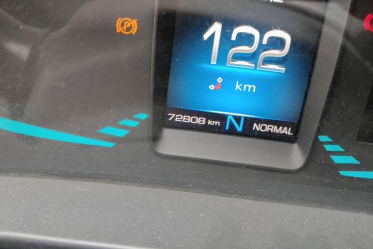 Used ORA iQ 2018 Smart Connectivity Model Odometer Close Up