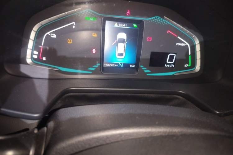 Used ORA iQ 2018 Smart Connectivity Model Odometer Close Up