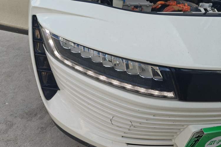 Used ORA iQ 2018 High-Range Version Smart Connectivity Model Right Front Headlight